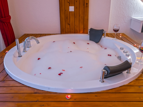  gece  -  Kasım
  | Kalkan Akbel’de Deniz Manzaralı, Jakuzili ve Saunalı Balayı Villası | 4 Kişilik Özel Tatil